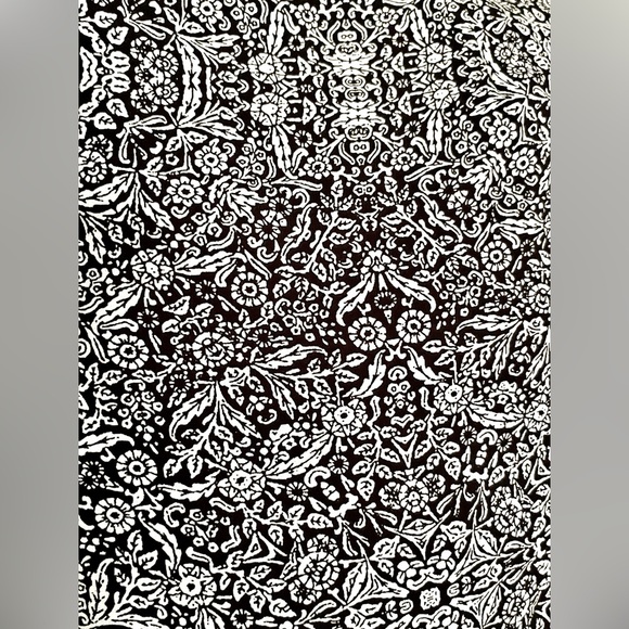 EUC US 14 Michel Studio Reversible Black and White Camisole - Picture 5 of 6